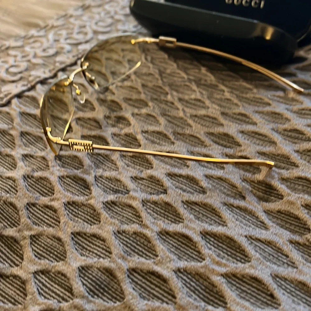 Gucci Sunglasses - Picture 4 of 5